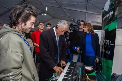 Armando e Marcelo tocando no Midi